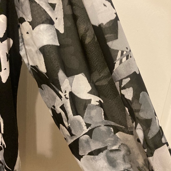 Calvin Klein Women's V-Neck Printed Chiffon Sleeve Blouse XL - Picture 7 of 7